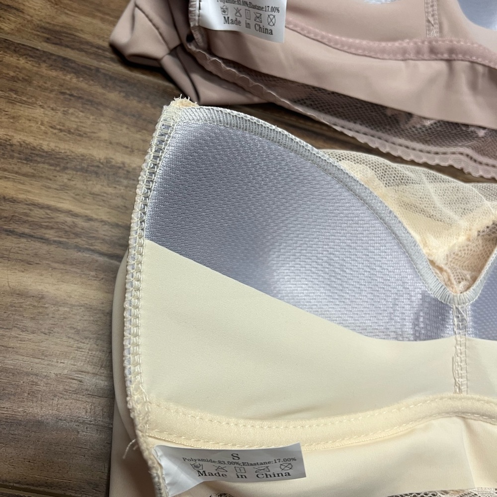 - Lot of 2 Lacy sheer bras, size Small, new - Picture 4 of 10